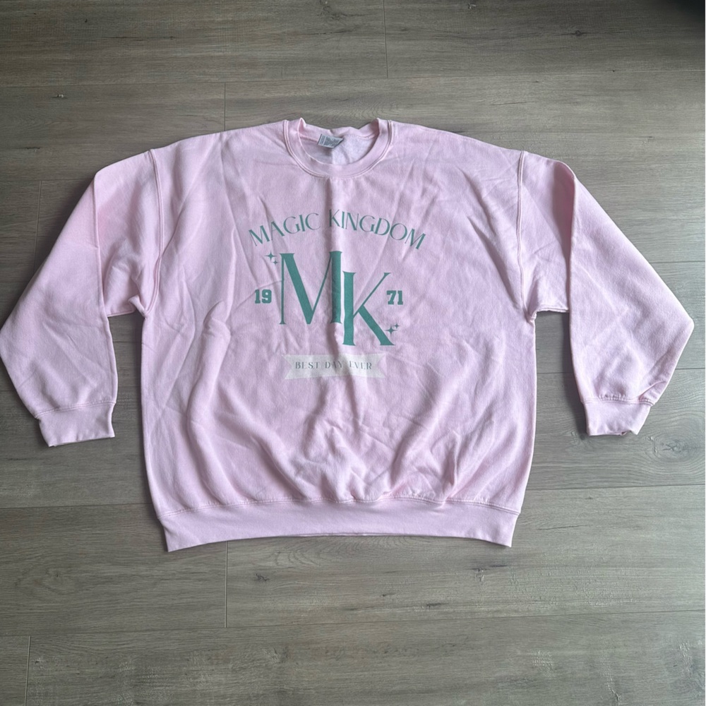 Unisex 2XL Pink and Green Magic Kingdom sweatshirt